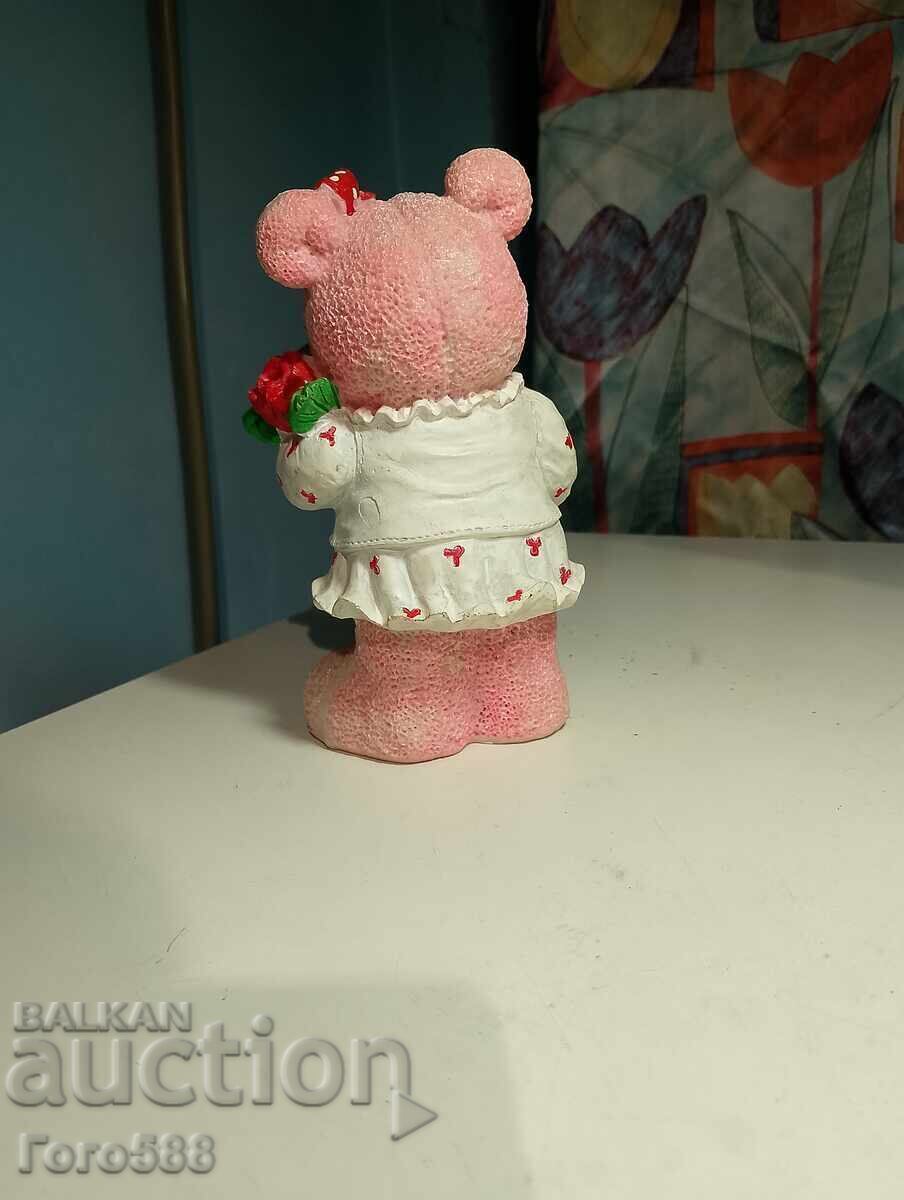 Delivery of Souvenir statuette