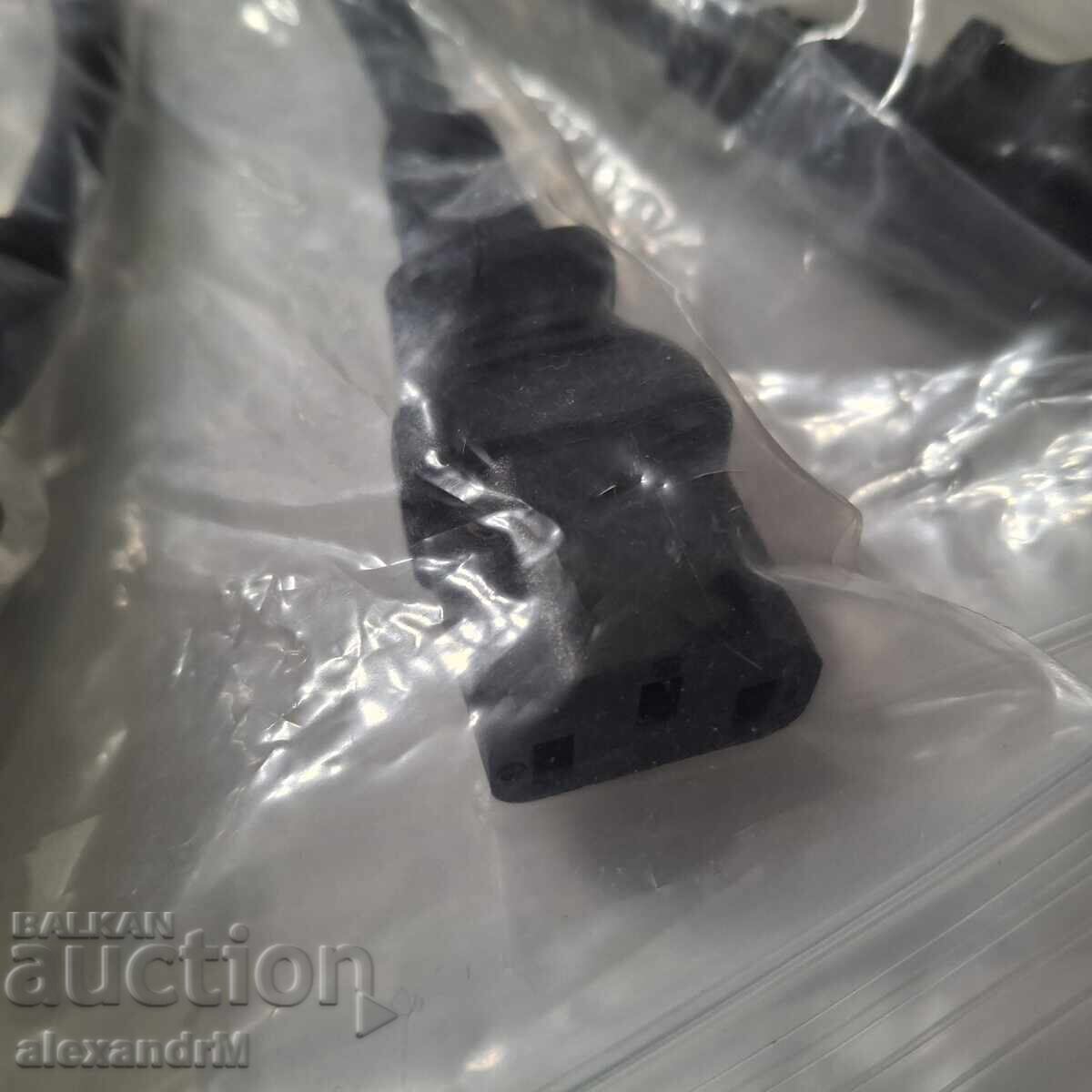 Auction  5 pieces of electrical plugs, Schuko type: Euro, GB, Japan - USA