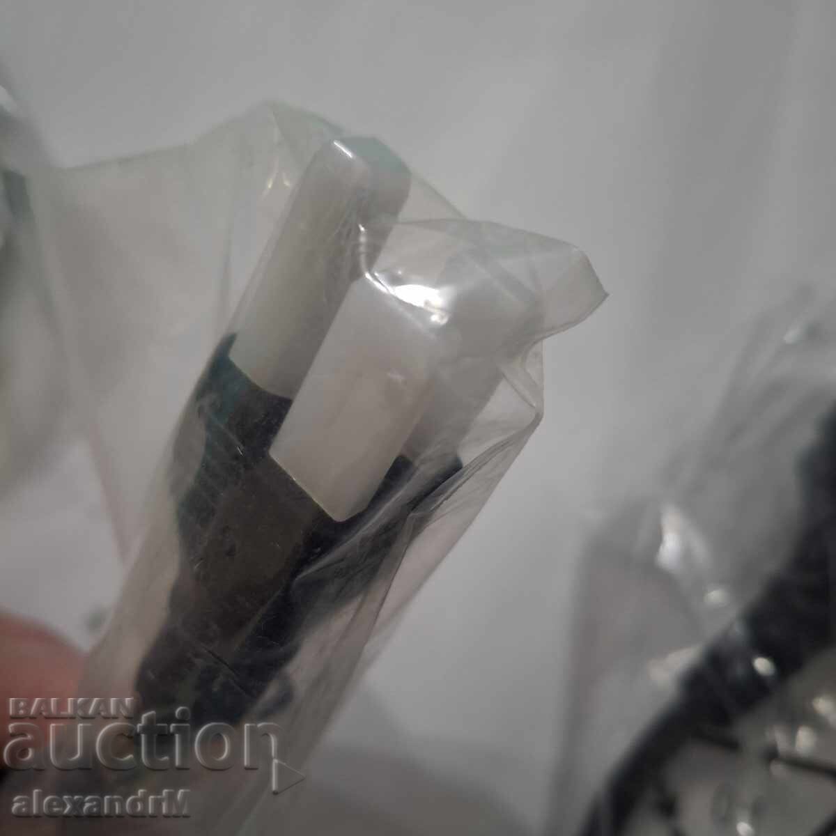 5 pieces of electrical plugs, Schuko type: Euro, GB, Japan - USA - 5