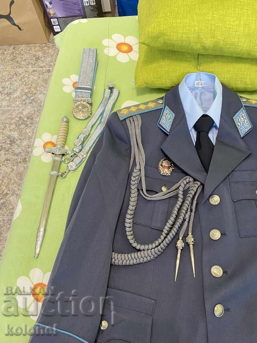 Uniformă de paradă a generalului din Forțele Aeriene și Apărare Antiaeriană ale Republicii Bulgaria cu preț € 1350.00 | 2640.37 BGN Uniformă de paradă a generalului din Forțele Aeriene și Apărare Antiaeriană ale Republicii Bulgaria cu preț € 1350.00 | 2640.37 BGN