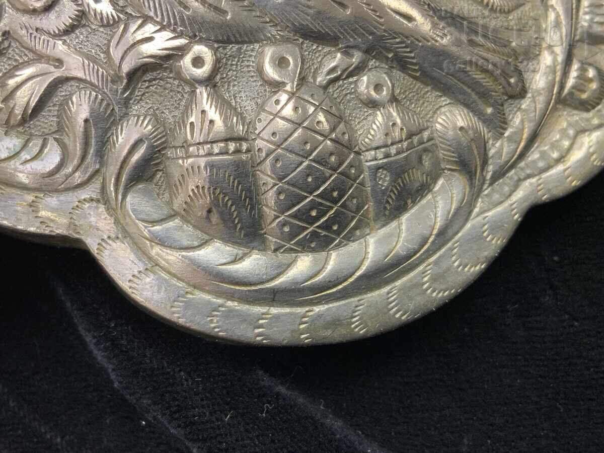 Доставка на Възрожденски сребърни ковани пафти