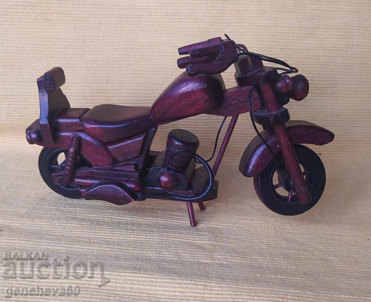 Δημοπρασία Χειροποίητο ξύλινο μοτέρ