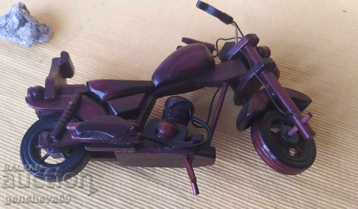 Motor din lemn, lucrat manual - 6