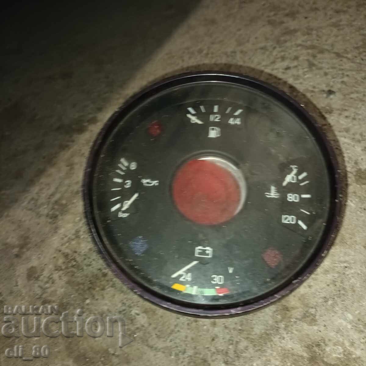 Аукцион арматурно табло за стар  автомобил