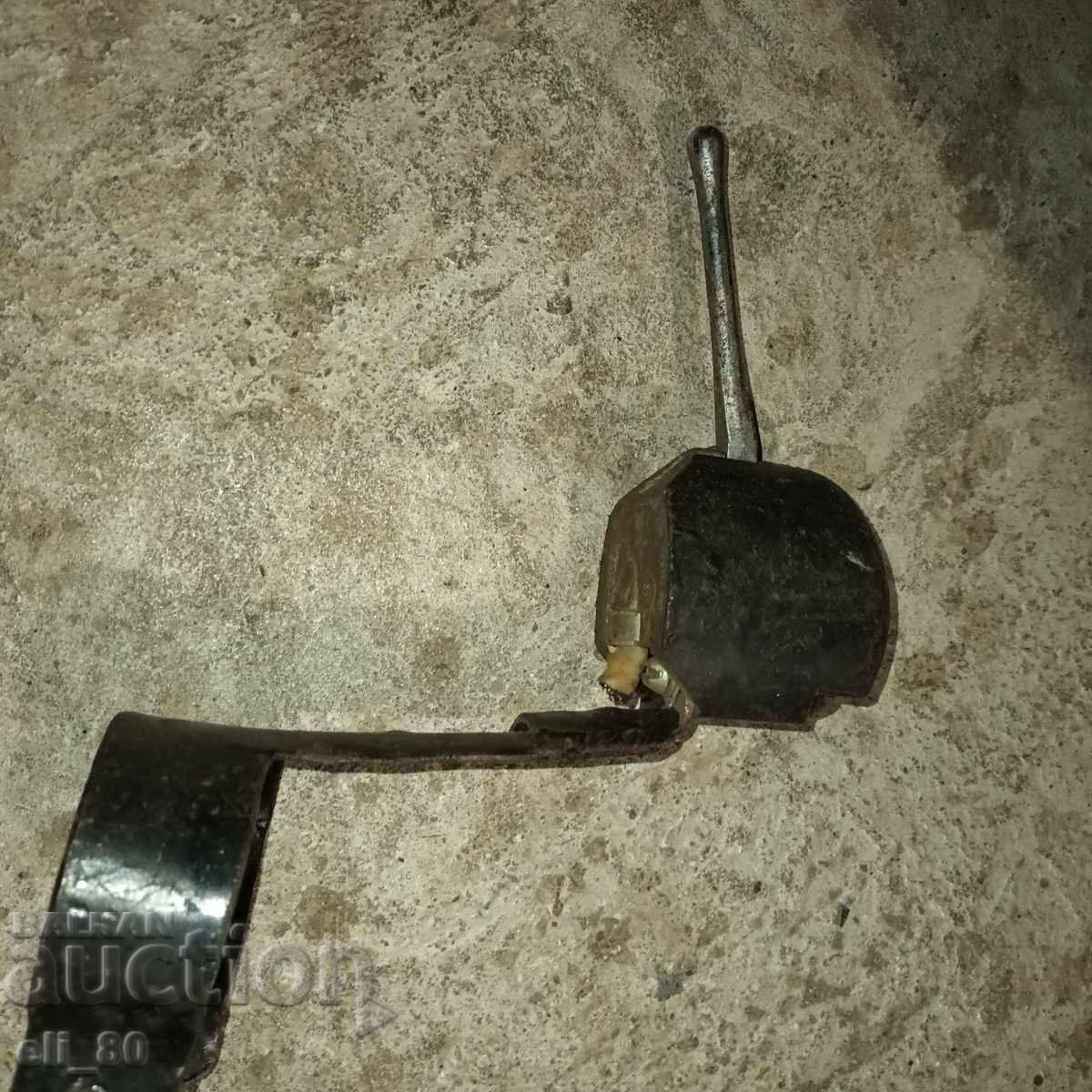 Διακόπτης φλας αυτοκινήτου με τιμή € 5.00 | 9.78 BGN Διακόπτης φλας αυτοκινήτου με τιμή € 5.00 | 9.78 BGN