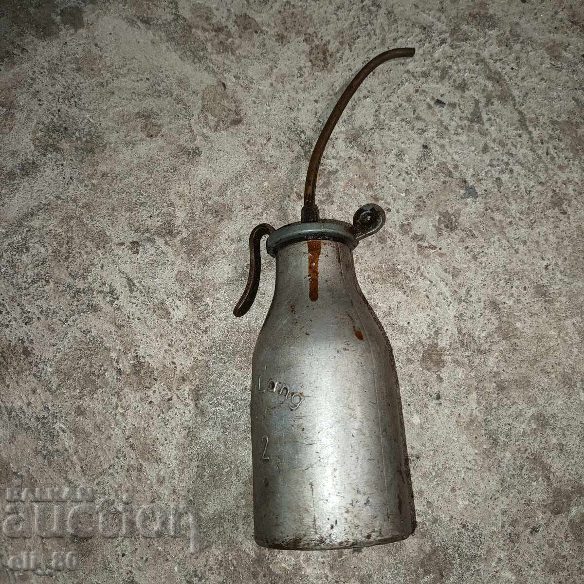 Μικρό μεταλλικό σωληνάριο για λάδι