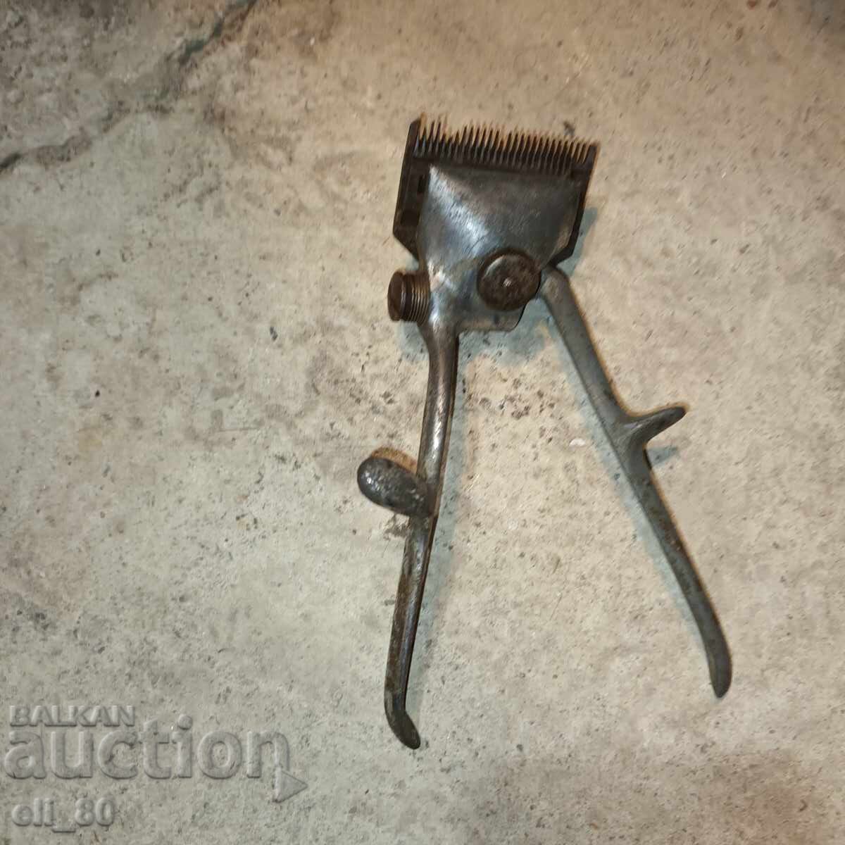 Old hair clipper with price € 1.00 | 1.96 BGN