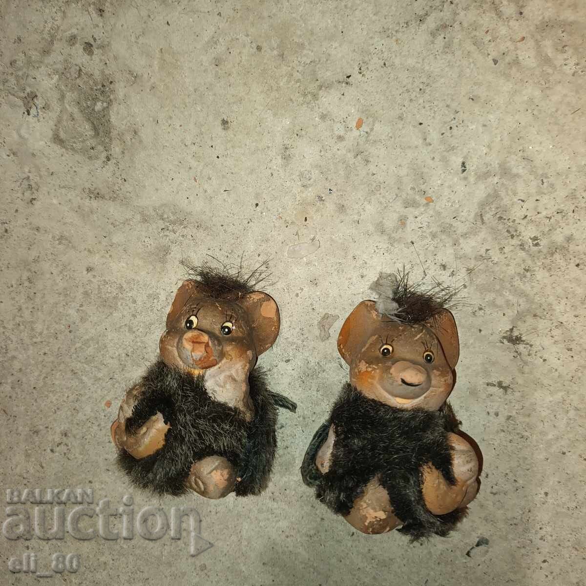 Multe suveniruri vechi din anii '60 - 6 Multe suveniruri vechi din anii '60 - 6