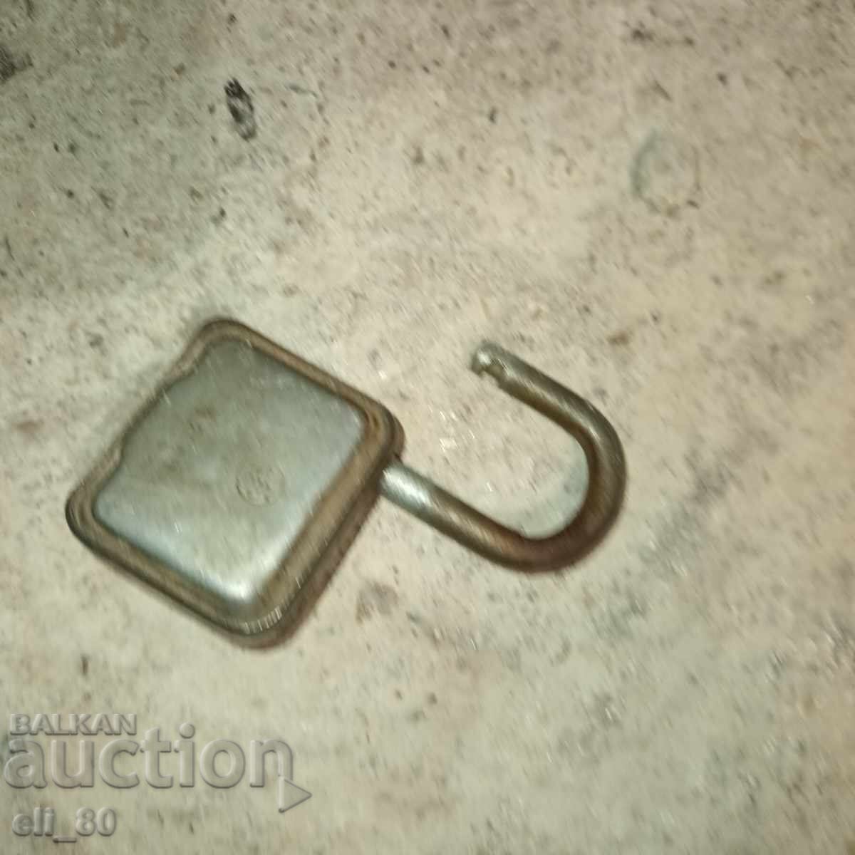 Lacăt nou-nouț cu cifre cu preț € 4.00 | 7.82 BGN