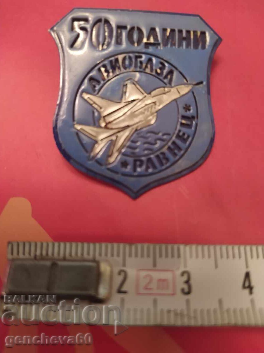 Rar insignă 50 ani BAZĂ AERIANĂ „RAVNEȚ” - MiG-29 Rar insignă 50 ani BAZĂ AERIANĂ „RAVNEȚ” - MiG-29