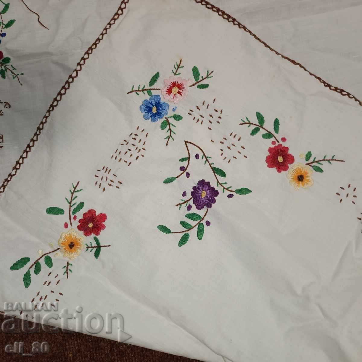 Large tablecloth - 5 Large tablecloth - 5