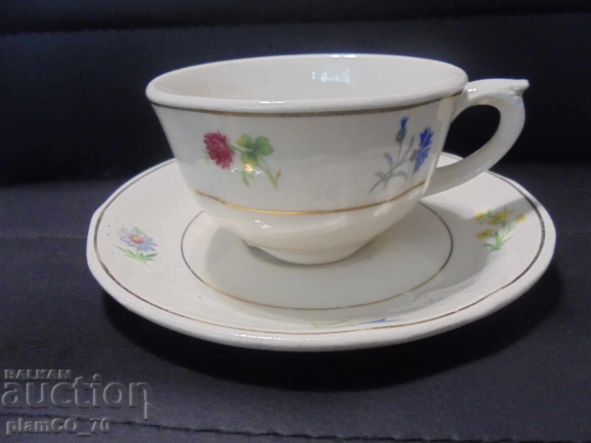 №*8491 Ceșcuță de porțelan de colecție cu farfurioară cu preț € 9.90 | 19.36 BGN