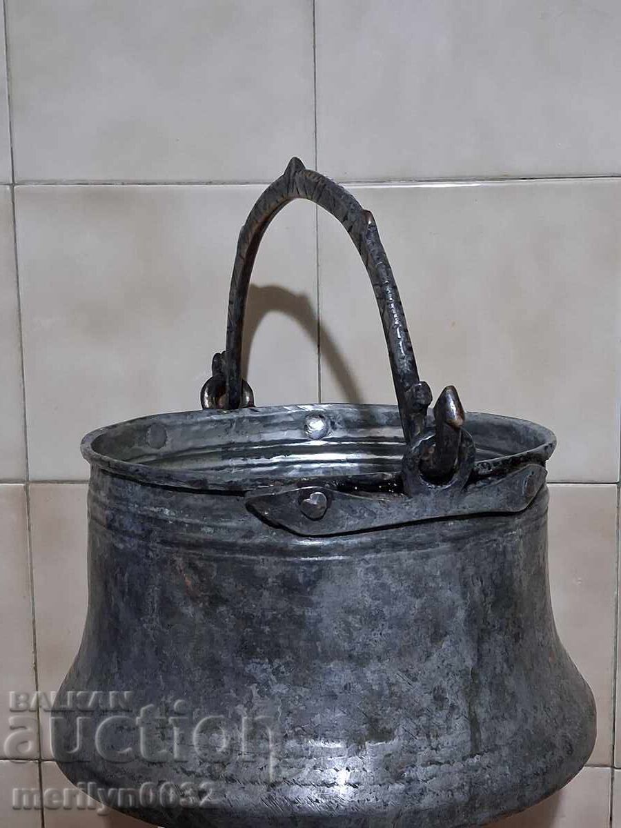 Δημοπρασία Καζάνι, μικρότερο χάλκινο καζάνι, χάλκινο δοχείο