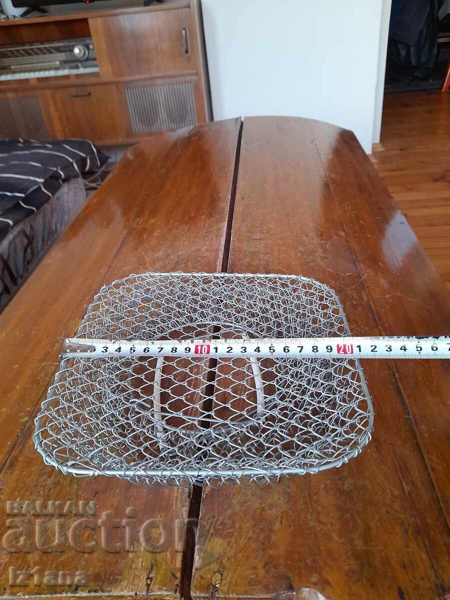 Delivery of Old metal shopping bag