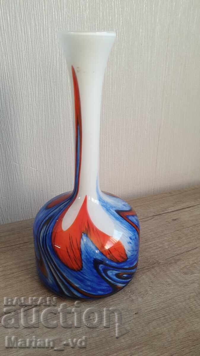 Аукцион Винтидж ваза от опалово стъкло ,70-те години на миналия век Аукцион Винтидж ваза от опалово стъкло ,70-те години на миналия век