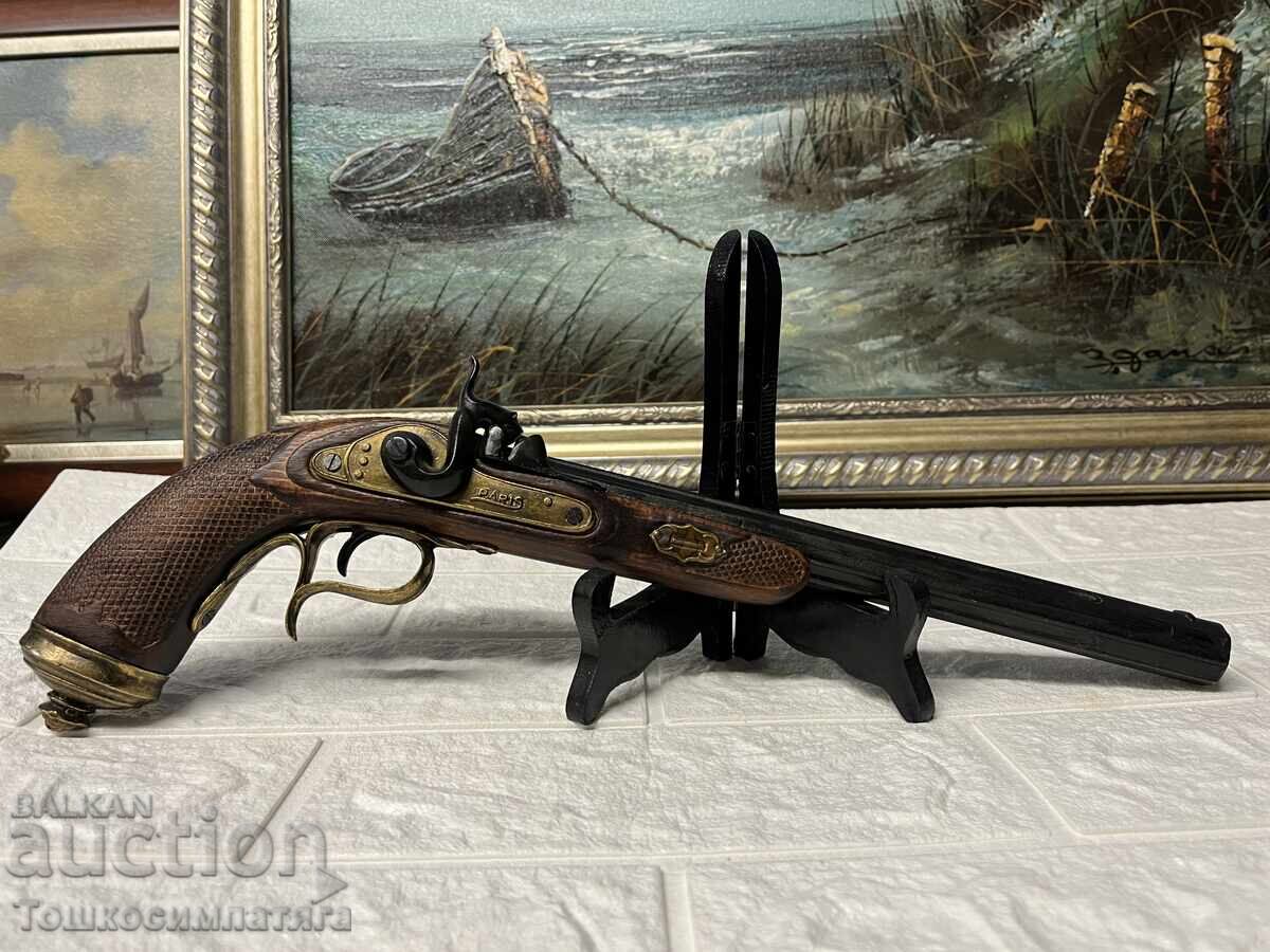 Pistol frumos, vechi