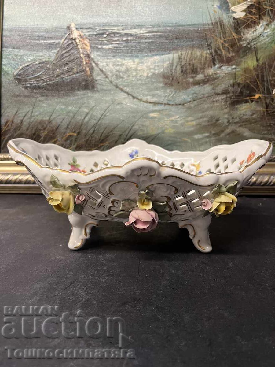 Συλλεκτική, πορσελάνινη φρουτιέρα Dresden, Γερμανία με τιμή € 90.00 | 176.02 BGN