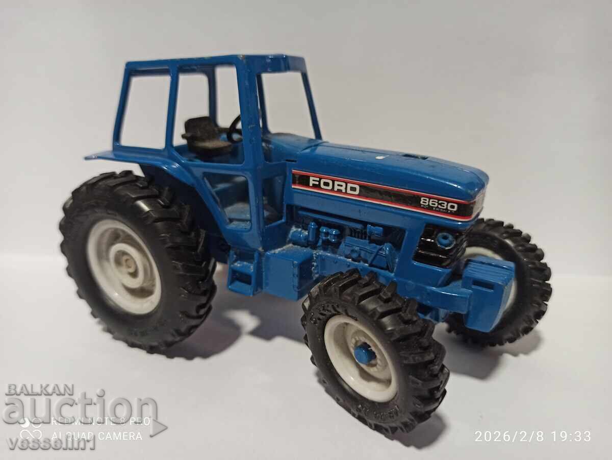 Jucărie veche tractor Ford de colecție ERTL metalic cu preț € 23.00 | 44.98 BGN Jucărie veche tractor Ford de colecție ERTL metalic cu preț € 23.00 | 44.98 BGN