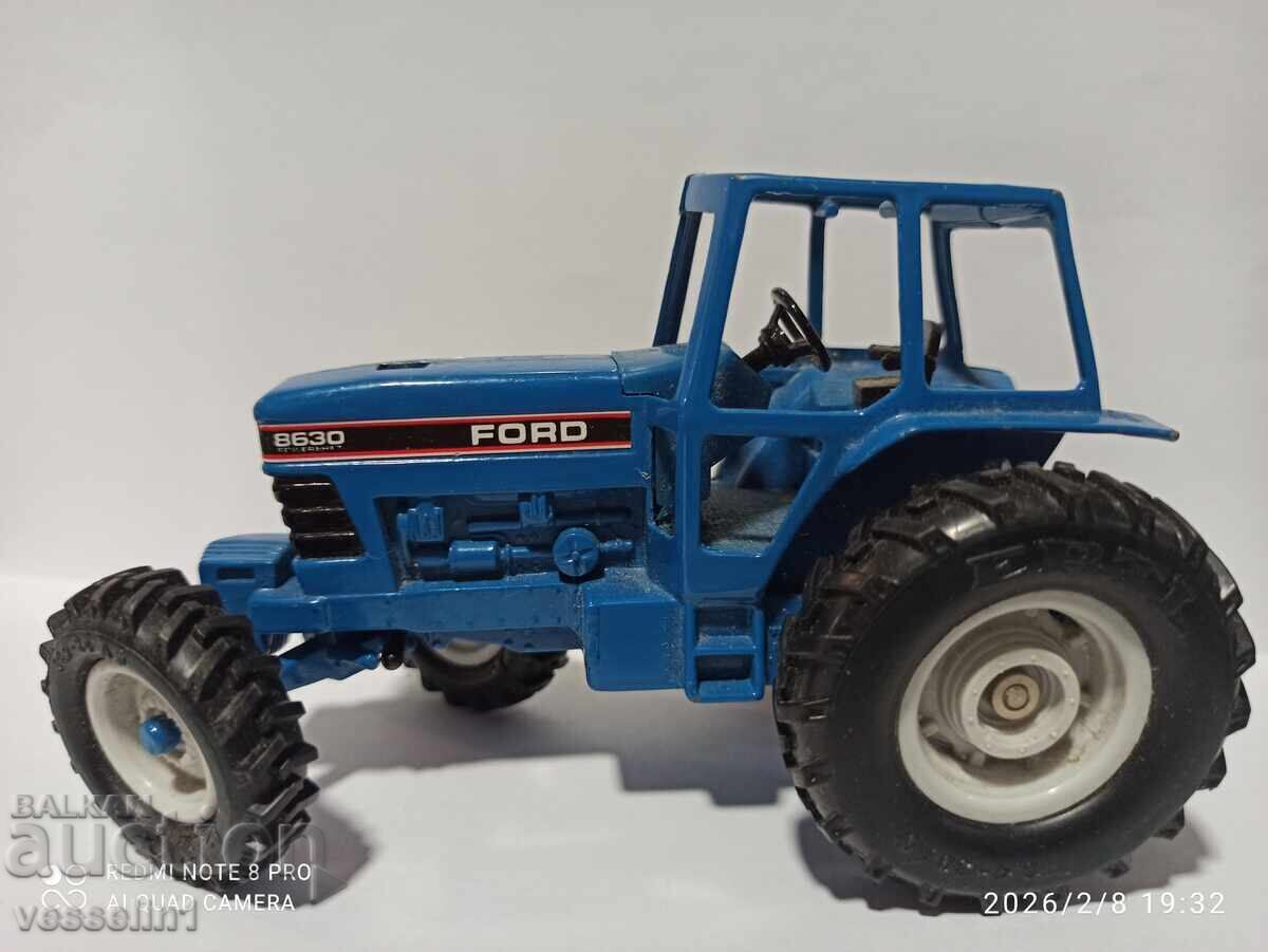 Jucărie veche tractor Ford de colecție ERTL metalic Jucărie veche tractor Ford de colecție ERTL metalic