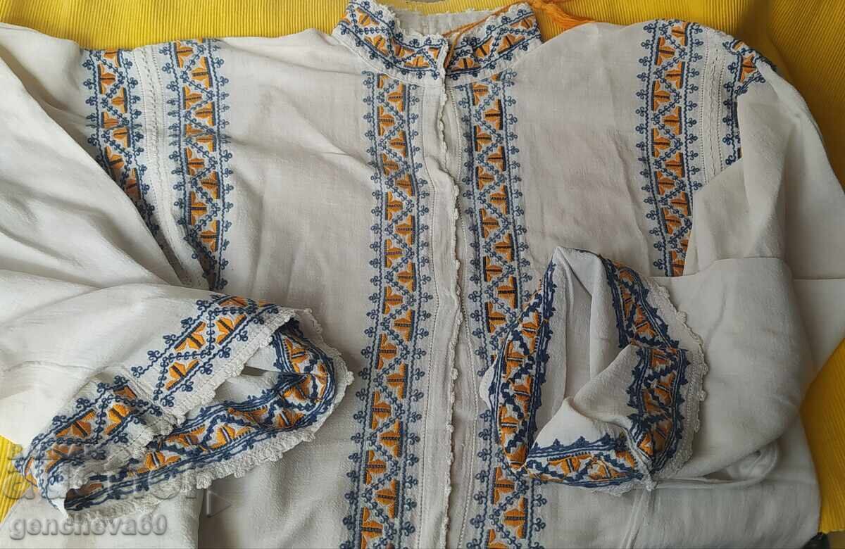Cămașă tradițională autentică de femeie - costum popular cu preț € 70.00 | 136.91 BGN