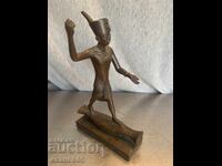 tutankhamun statuette figure