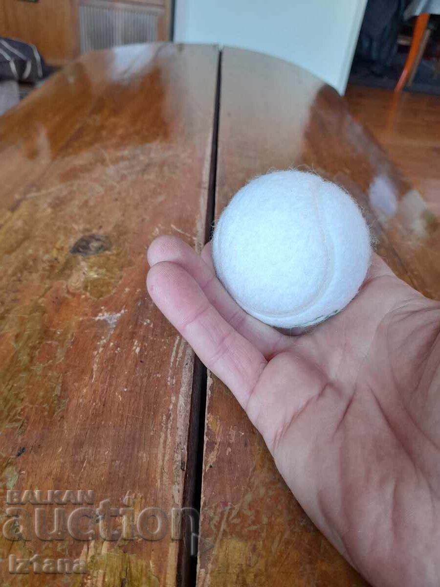 Доставка на Стара топка за тенис Slazengers