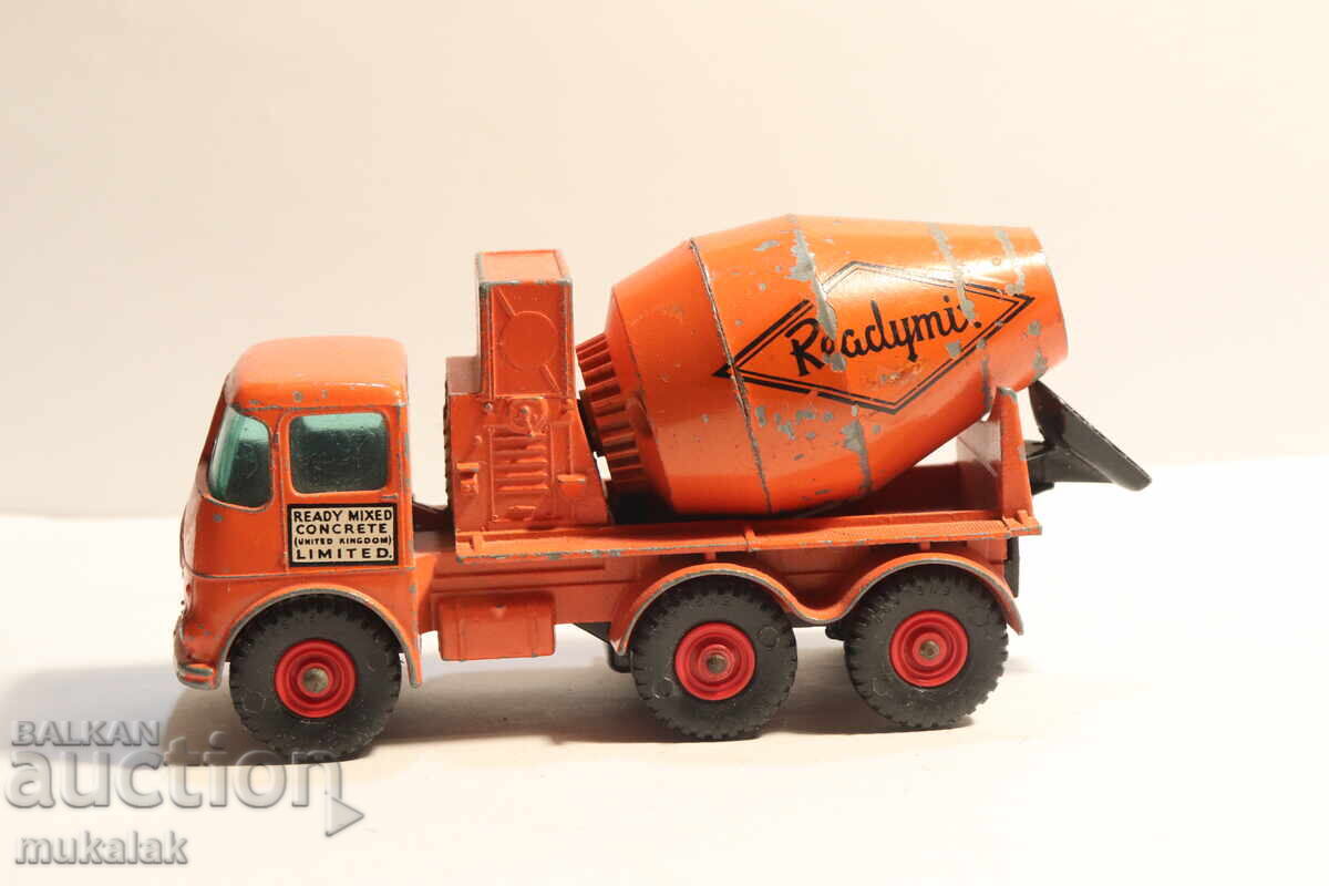 MATCHBOX Concrete Mixer Truck Model
