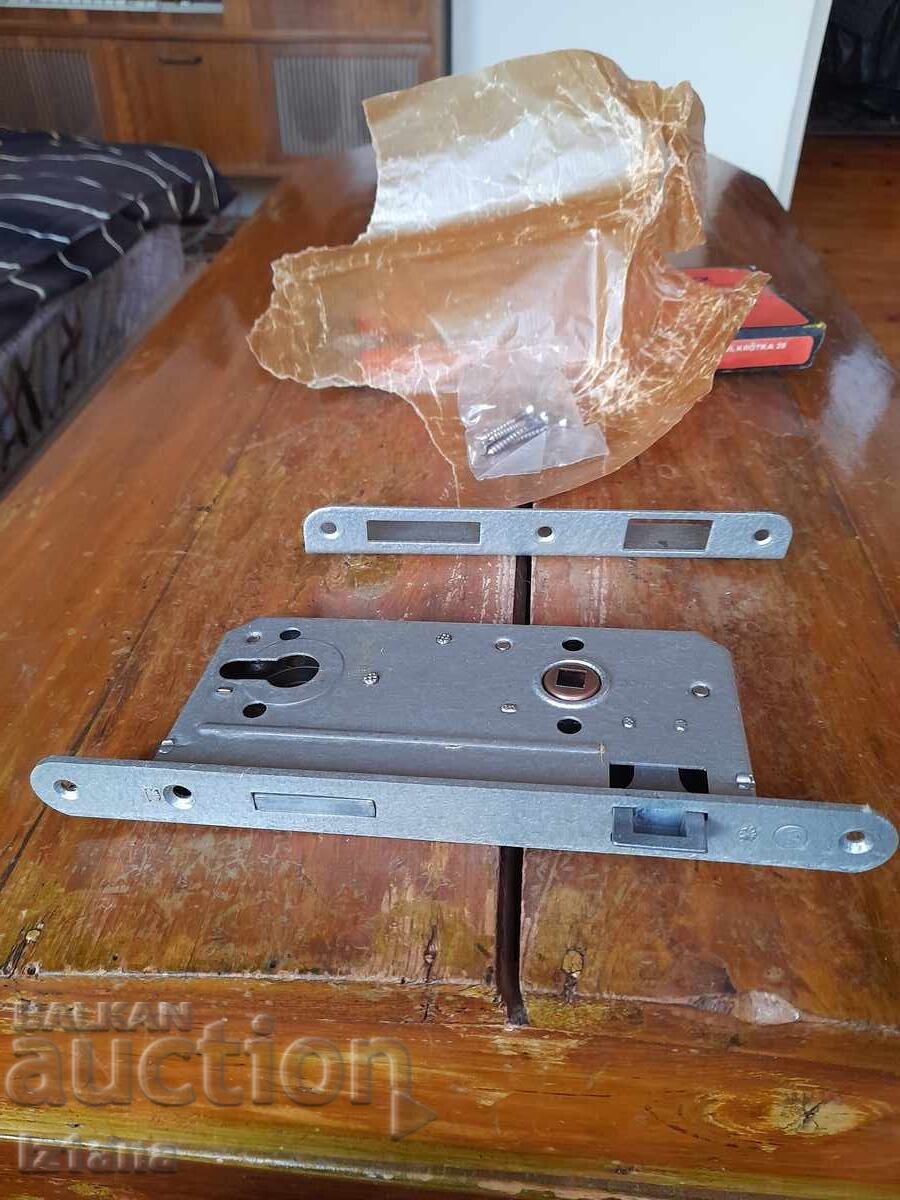 Livrarea Vechi lacăt Varimex