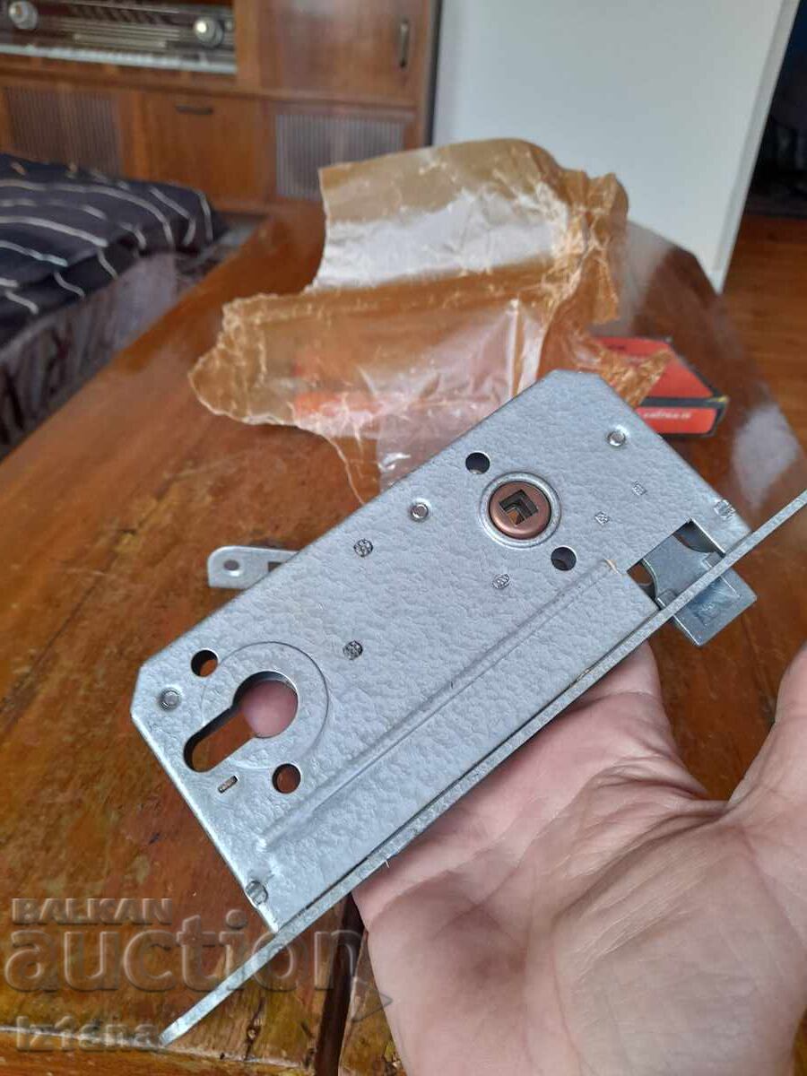 Vechi lacăt Varimex - 5