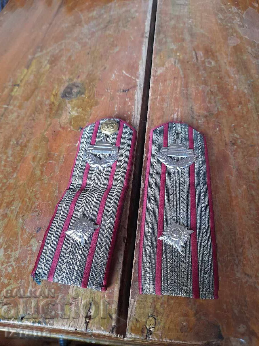 Epoleți vechi Maior cu preț € 22.00 | 43.03 BGN Epoleți vechi Maior cu preț € 22.00 | 43.03 BGN