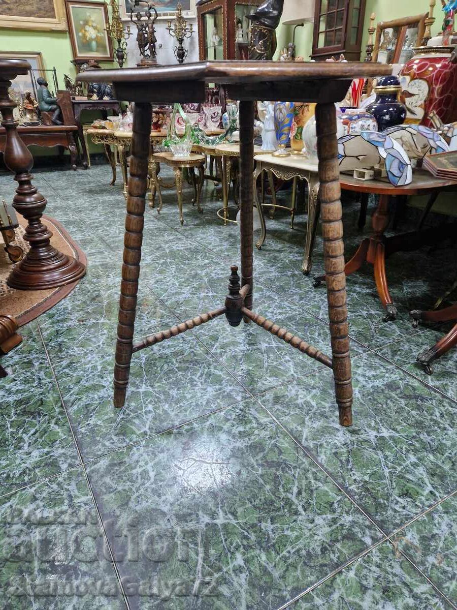 Доставка на Страхотна антикварна холандска дървена масичка резба