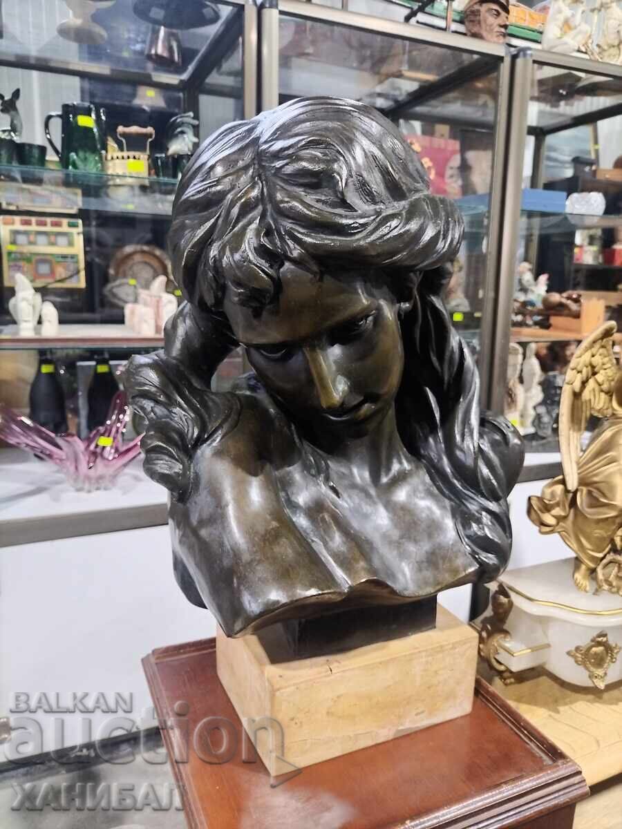 MARE BUST DE BRONZ AL UNEI FEMEI CU SOCLU DE MARMURA cu preț € 700.00 | 1369.09 BGN