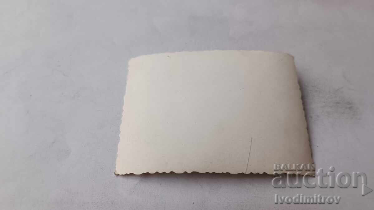 Fotografie: Tânăr și tânără pe plajă cu preț € 0.78 | 1.53 BGN