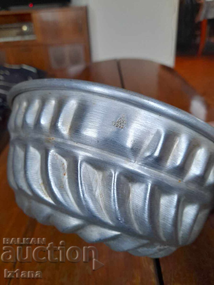 Αλουμινένια φόρμα για κέικ με τιμή € 22.00 | 43.03 BGN Αλουμινένια φόρμα για κέικ με τιμή € 22.00 | 43.03 BGN