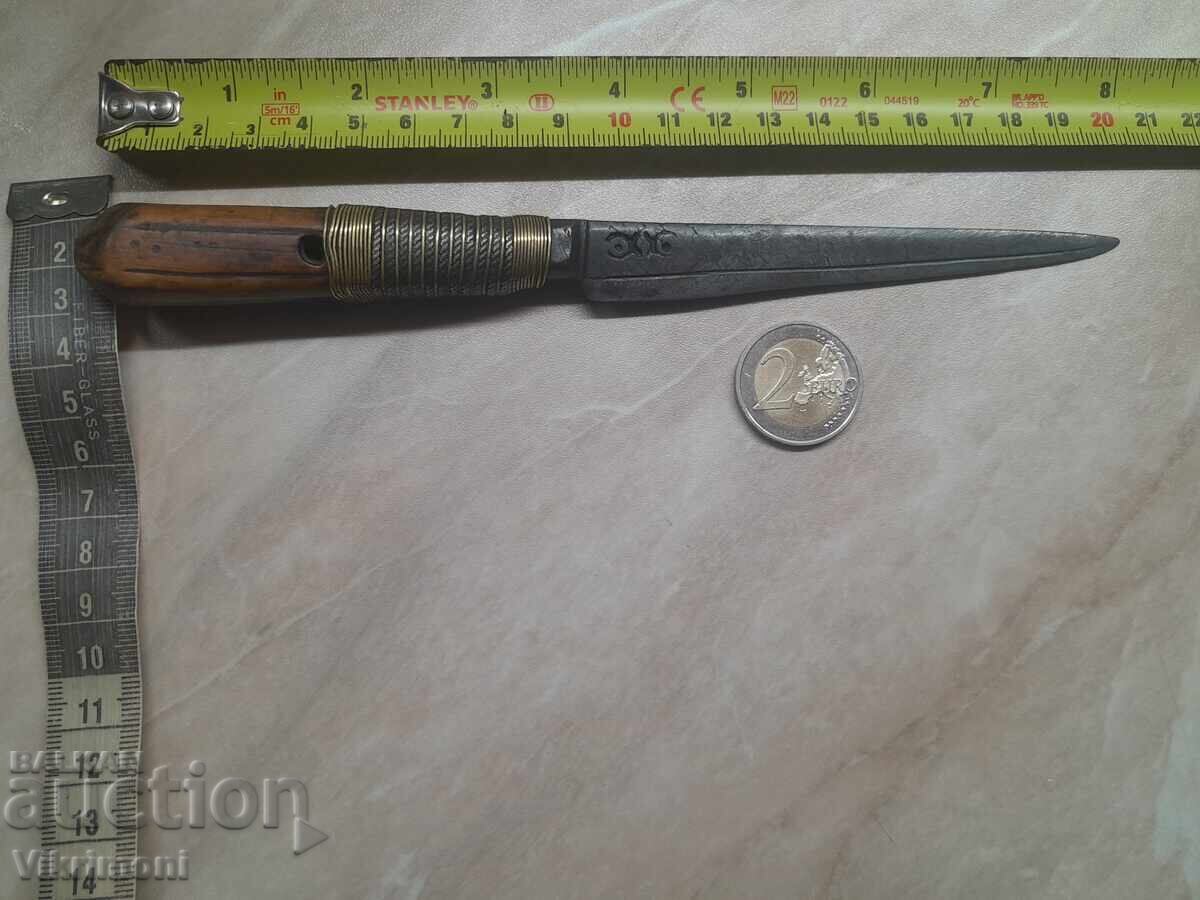 Cuțit vechi forjat, otoman, hodmi, karud, kama, kulak cu preț € 50.00 | 97.79 BGN