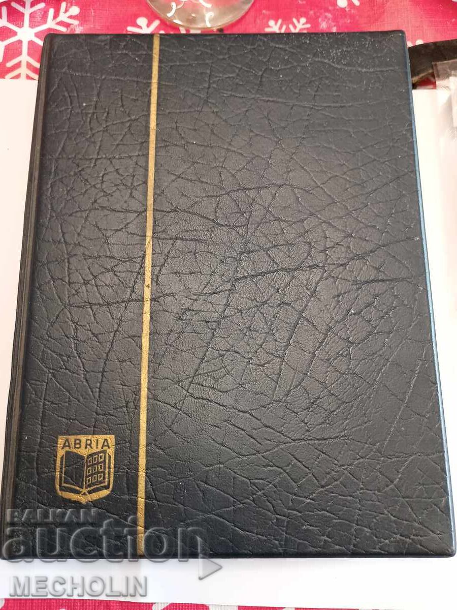 Timbre vechi și clasor Avria Timbre vechi și clasor Avria