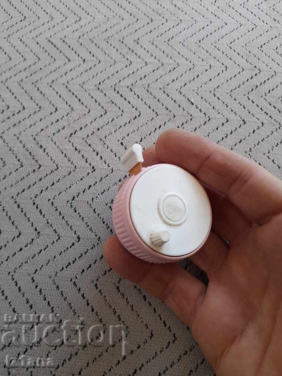 Стар шивашки метър с цена € 16.00 | 31.29 лв. Стар шивашки метър с цена € 16.00 | 31.29 лв.