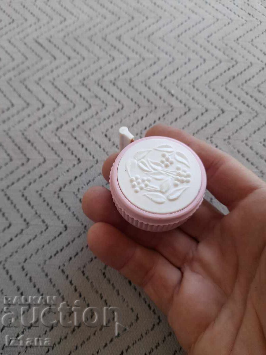 Аукцион Стар шивашки метър Аукцион Стар шивашки метър