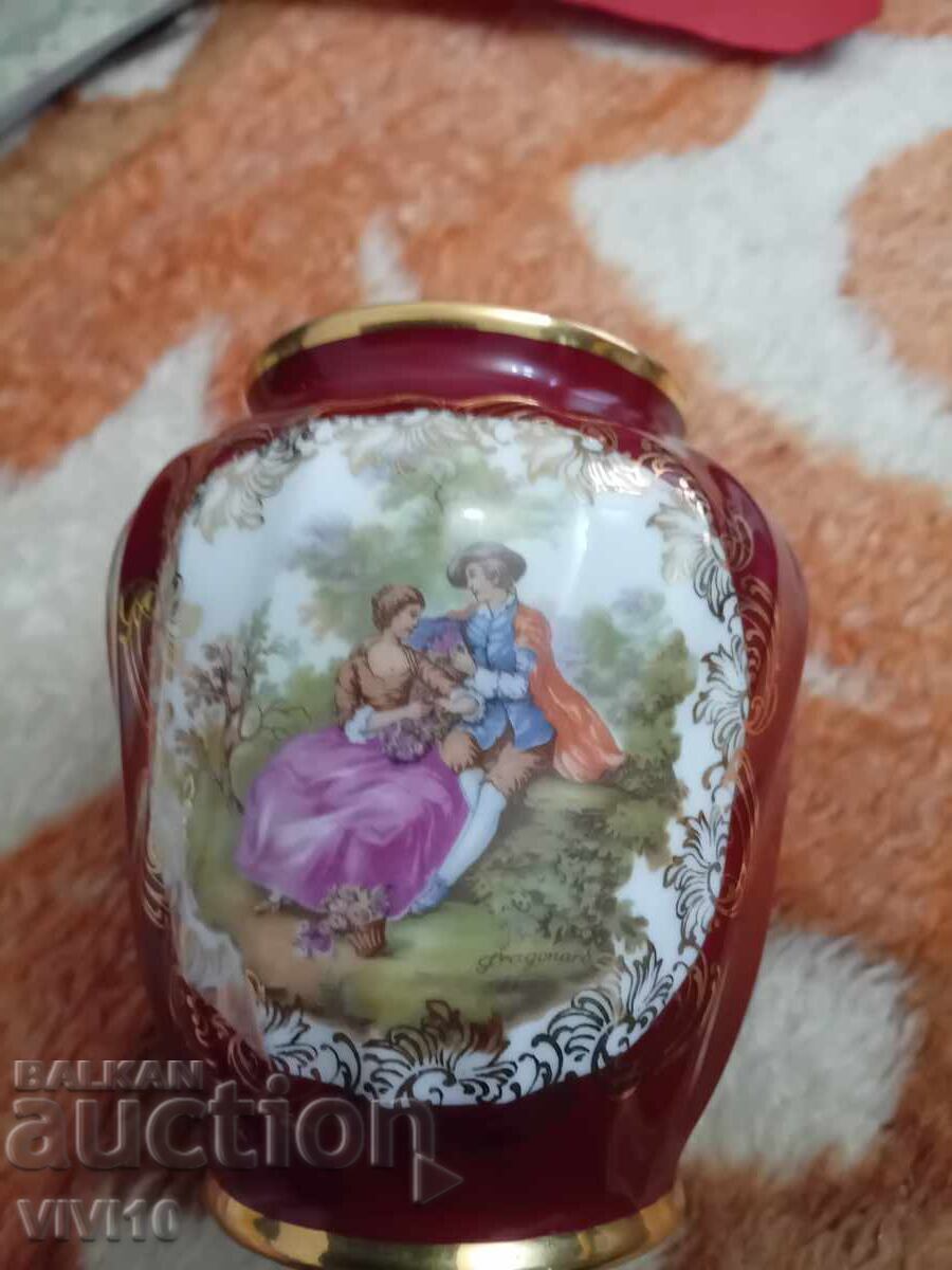 Vază de porțelan vechi Limoges, 14cm cu preț € 35.00 | 68.45 BGN