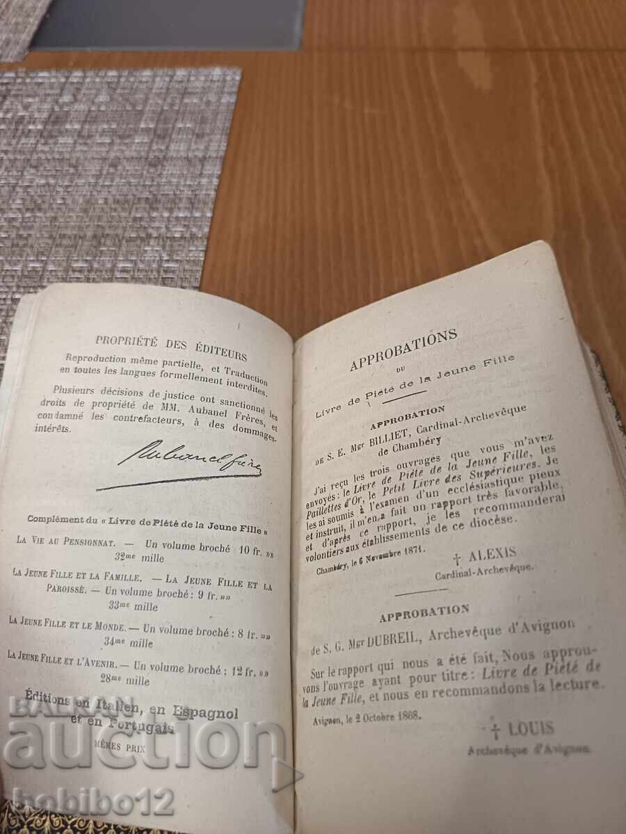 O carte veche de colecție - 7
