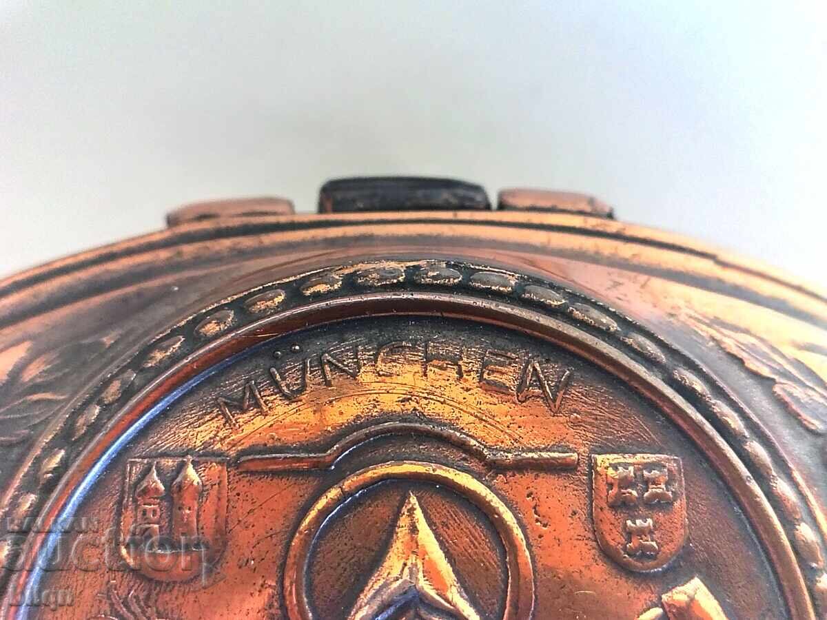 Livrarea Minunată cutie veche germană din bronz - cupru pentru bijuterii