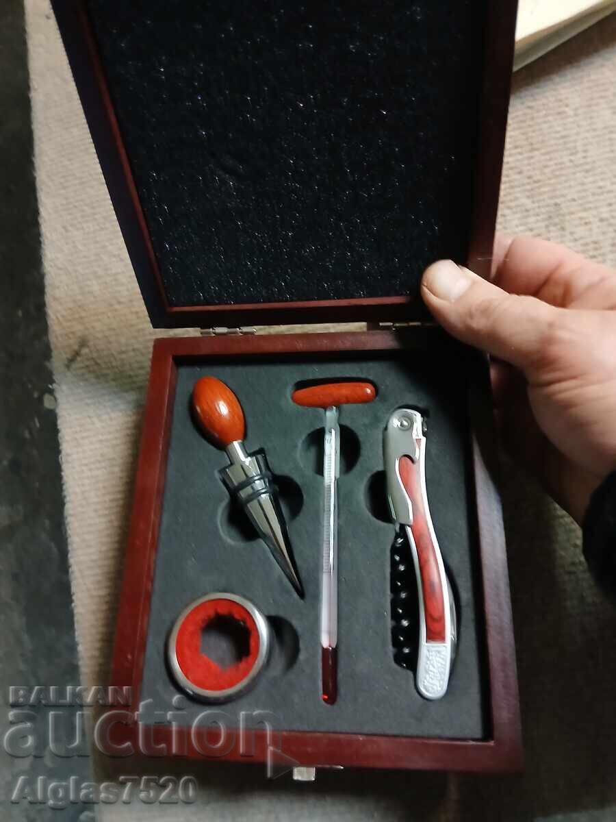 Set de vinuri cu preț € 9.00 | 17.60 BGN Set de vinuri cu preț € 9.00 | 17.60 BGN