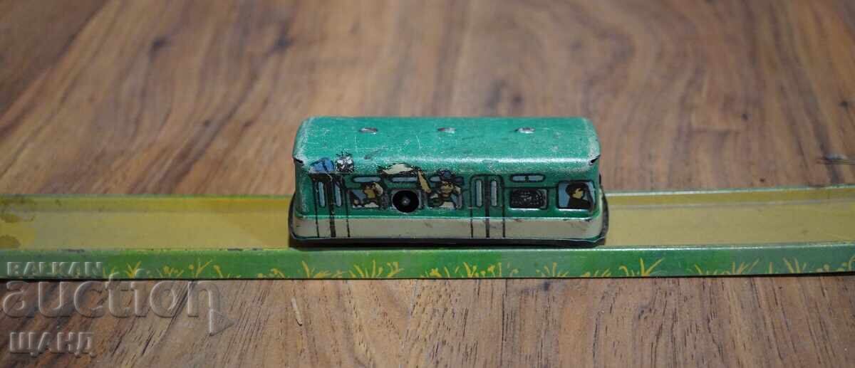 Vechi tren metalic mecanic cu tunel cu preț € 45.95 | 89.87 BGN Vechi tren metalic mecanic cu tunel cu preț € 45.95 | 89.87 BGN