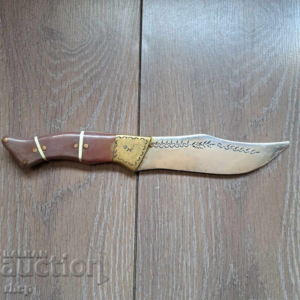 Cuțit de vânătoare vechi de maestru Cuțit de vânătoare vechi de maestru