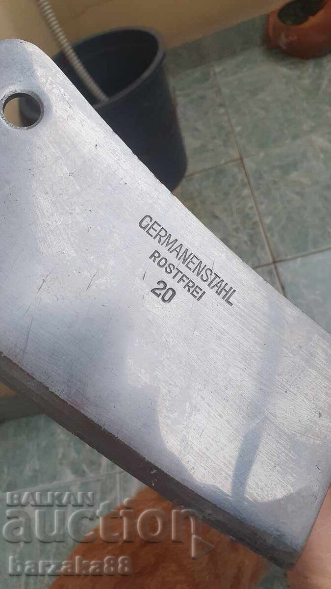 Licitație Mare satir german