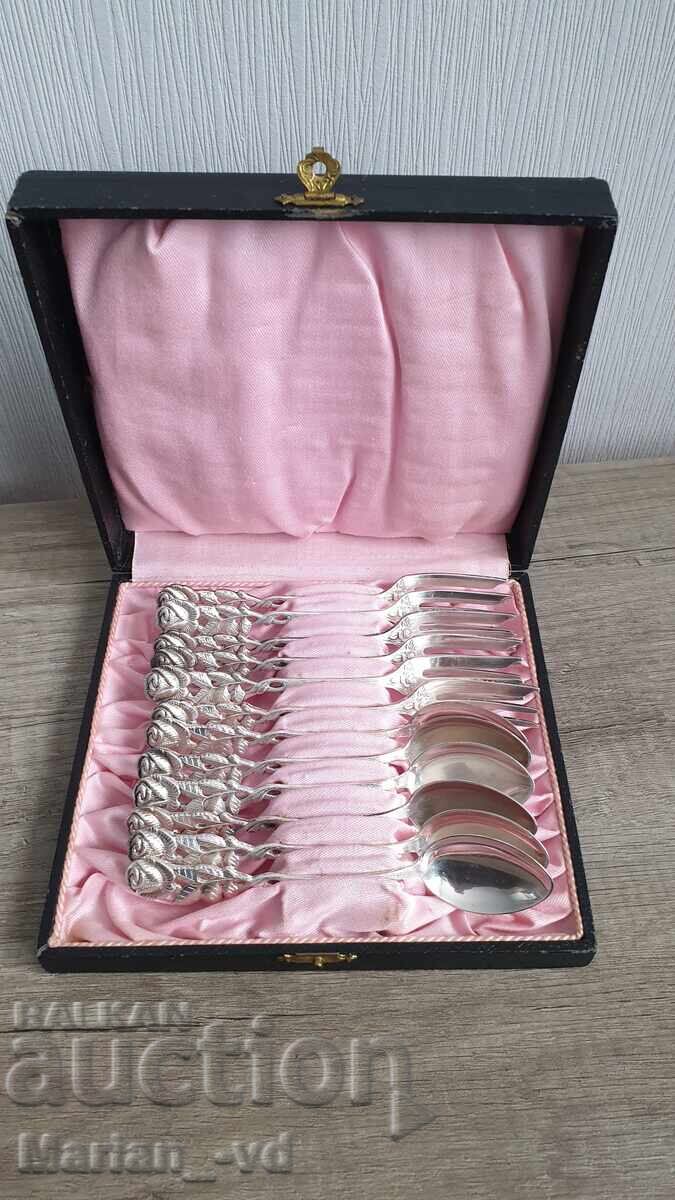 Set of silver-plated dessert forks and spoons - 6