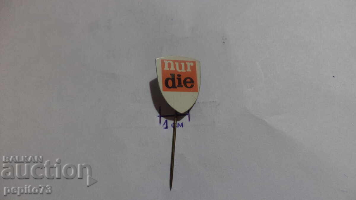 Licitație Znachka reklamă Nur Die, marka ciorapi