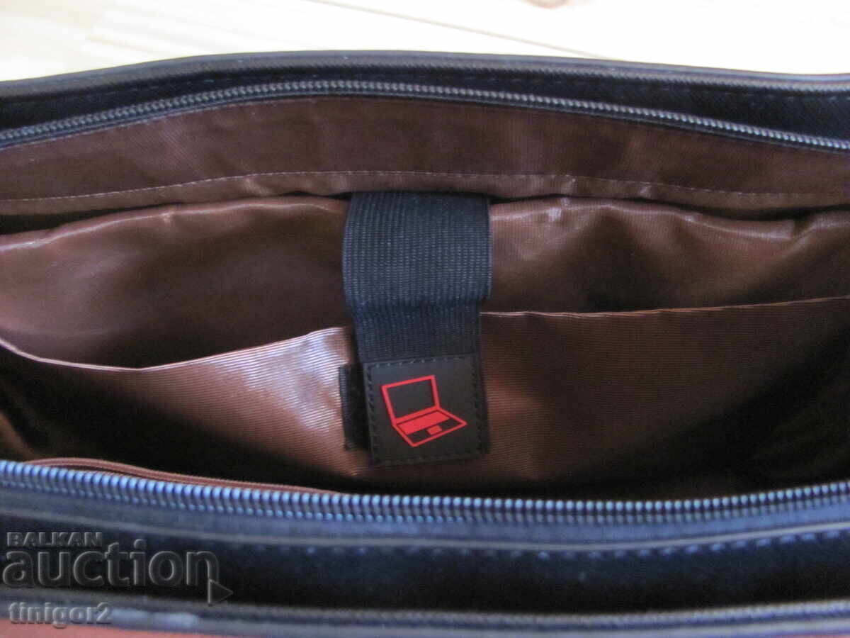 Nouă geantă de damă business 42x30x14cm cu preț € 27.00 | 52.81 BGN