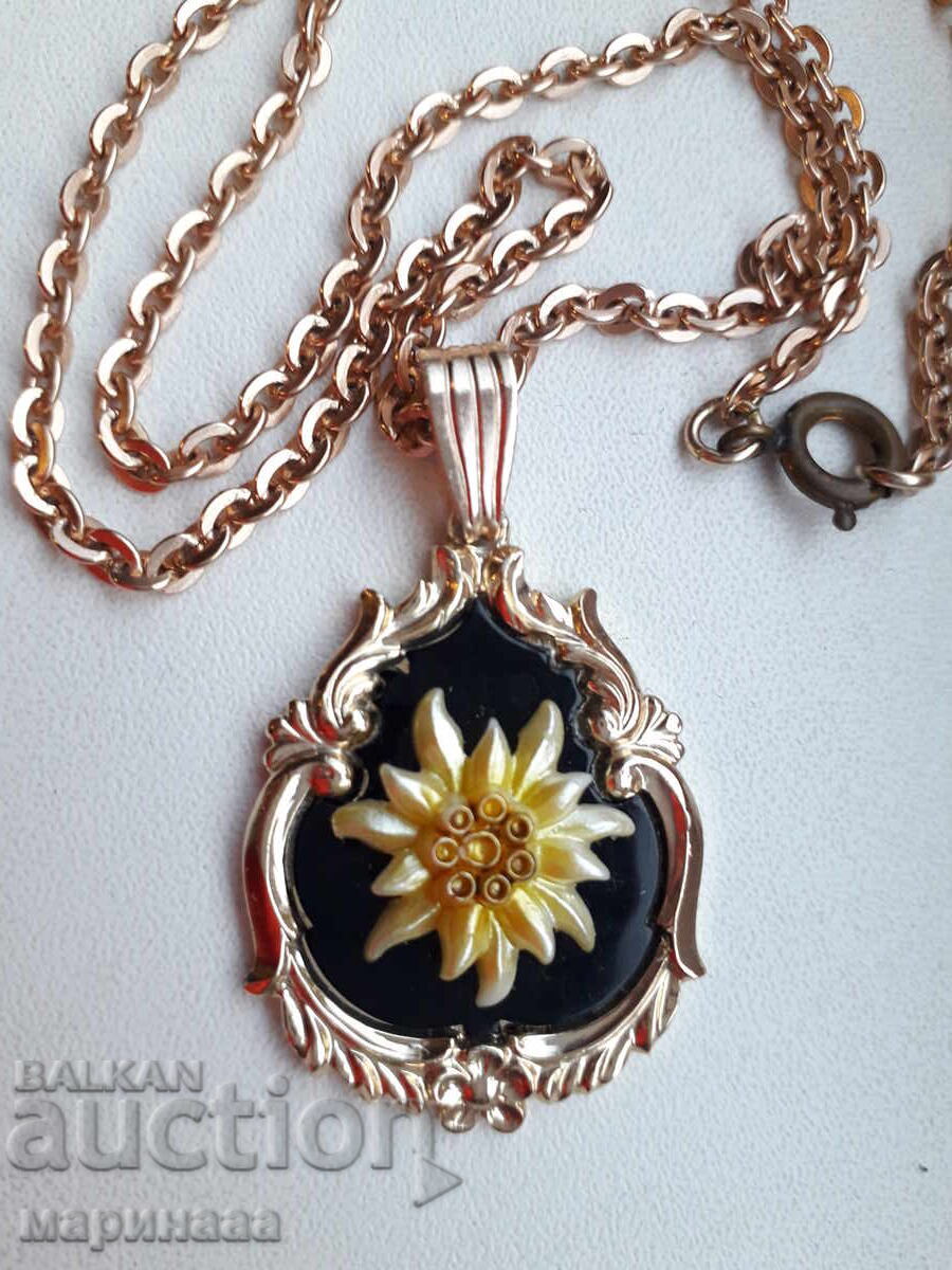 ΠΑΛΙΟ ΚΟΛΙΕ με τιμή € 1.50 | 2.93 BGN