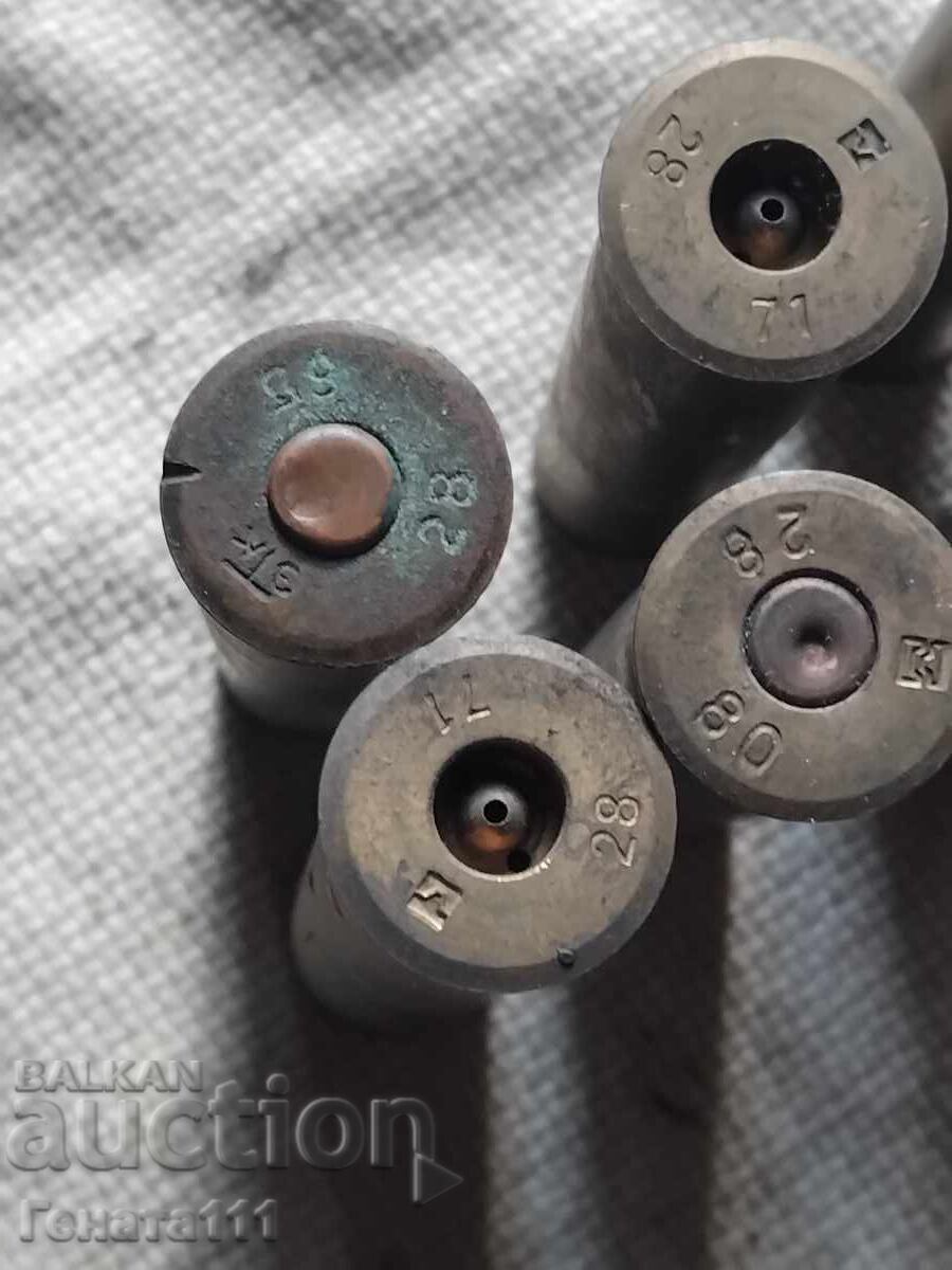 Доставка на Стари бронзови гилзи